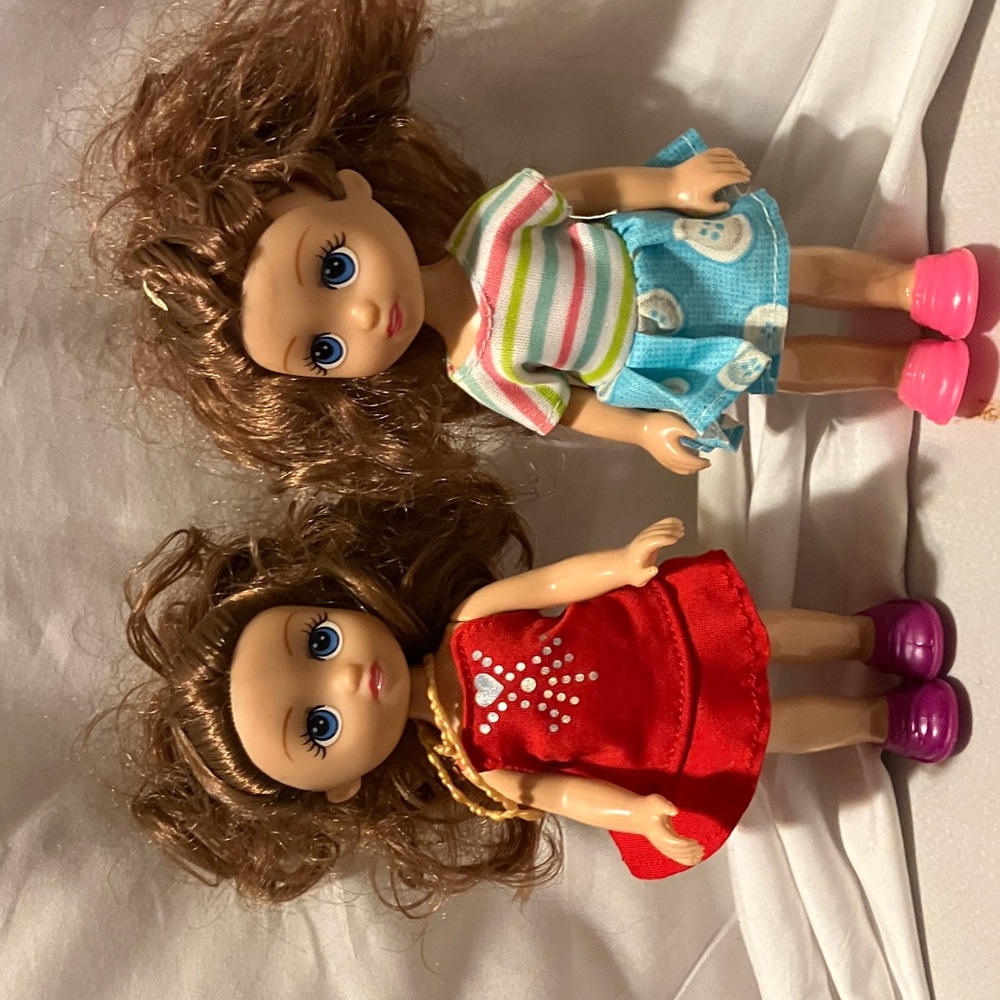Lovely set of twin 6” dolls by Kaibibi China.  All dressed, with shoes!! n